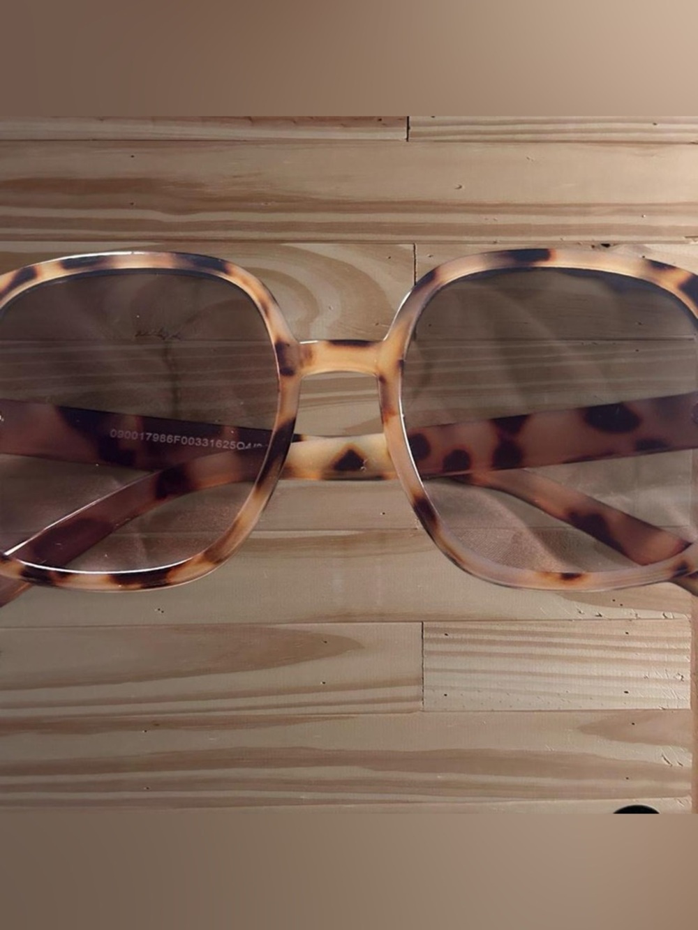 Big retro Tortoiseshell sunglasses with brown lenses - Picture 8 of 8